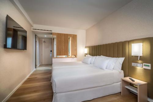 Habitación Doble Superior del hotel Barceló Bilbao Nervión. Foto 1