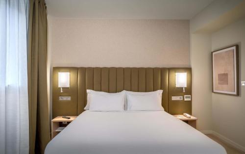 Habitación Individual Deluxe del hotel Barceló Bilbao Nervión. Foto 2