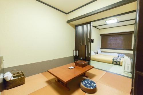Habitación Doble de estilo japonés - occidental - 2 camas del hotel Hida Hanasatonoyu Takayama Ouan