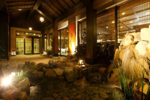 Habitación Triple de estilo japonés del hotel Hida Hanasatonoyu Takayama Ouan. Foto 3