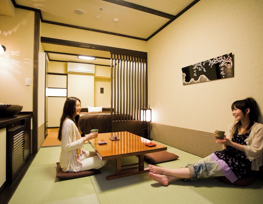 Habitación estilo japonés - occidental del hotel Hida Hanasatonoyu Takayama Ouan. Foto 2