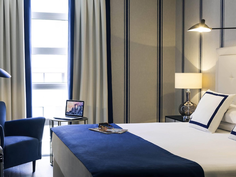 Privilege, Habitación, 1 cama de matrimonio grande del hotel Mercure Bilbao Jardines De Albia. Foto 6