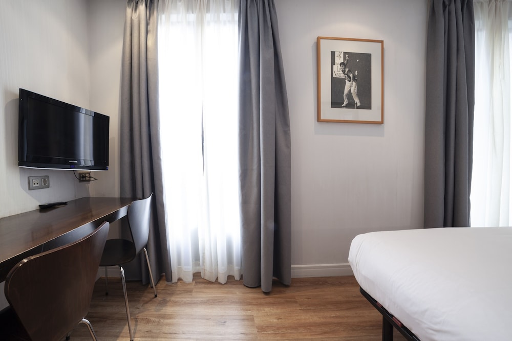 Habitación estándar doble del hotel Petit Palace Arana. Foto 2