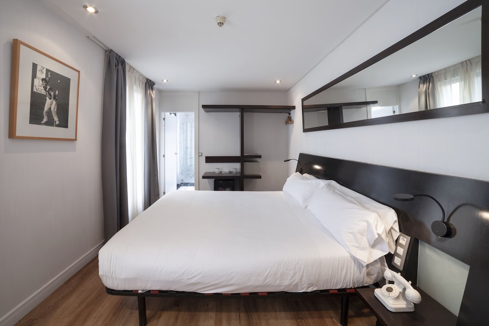 Habitación estándar doble del hotel Petit Palace Arana. Foto 4