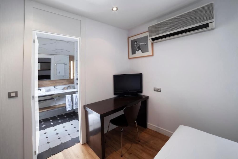 Habitación básica doble del hotel Petit Palace Arana. Foto 6