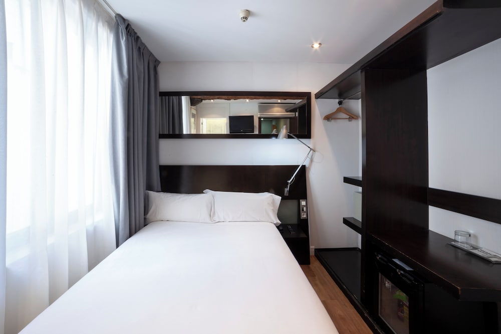 Habitación individual básica del hotel Petit Palace Arana. Foto 1