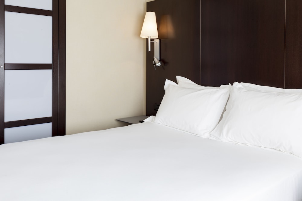 Habitación estándar, 1 cama de matrimonio del hotel Ac Zamora By Marriott. Foto 3