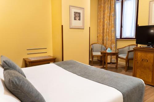 Habitación Doble Económica - 1 o 2 camas del hotel Alda Mercado De Zamora. Foto 4