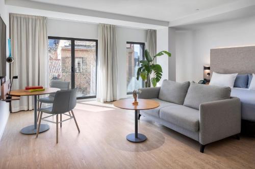 Alojamiento The Loft XL del hotel Innside By Meliá Zaragoza. Foto 4