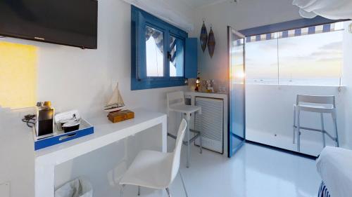 Habitación Doble con balcón y vistas al mar del hotel Avanti Boutique Fuerteventura. Foto 1