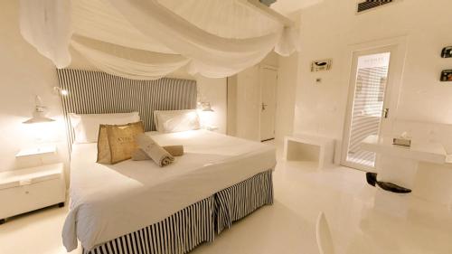 Habitación Doble con balcón y vistas al mar del hotel Avanti Boutique Fuerteventura. Foto 3