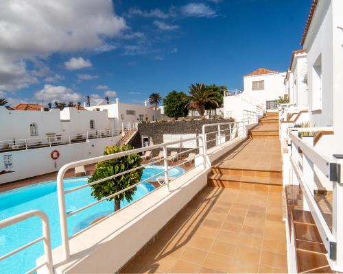 Apartamento con vistas a la piscina del hotel Las Casitas de Corralejo. Foto 2
