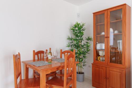 Apartamento con vistas a la piscina del hotel Las Casitas de Corralejo. Foto 6