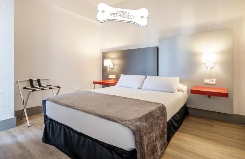 Habitación Doble - Se aceptan mascotas del hotel Ilunion Romareda. Foto 1
