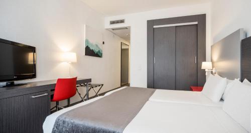 Habitación Doble Clásica - 1 o 2 camas del hotel Ilunion Romareda. Foto 2