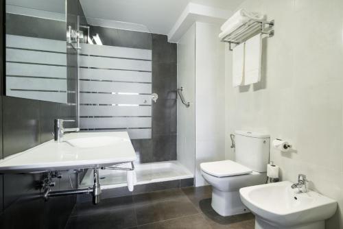 Habitación Doble Premium - 2 camas del hotel Ilunion Romareda. Foto 6