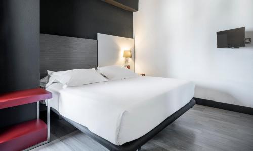 Habitación Individual del hotel Ilunion Romareda. Foto 4