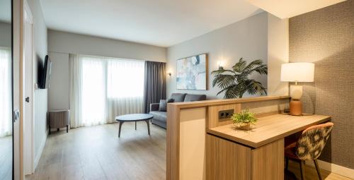 Habitación Cuádruple del hotel Ilunion Romareda. Foto 5