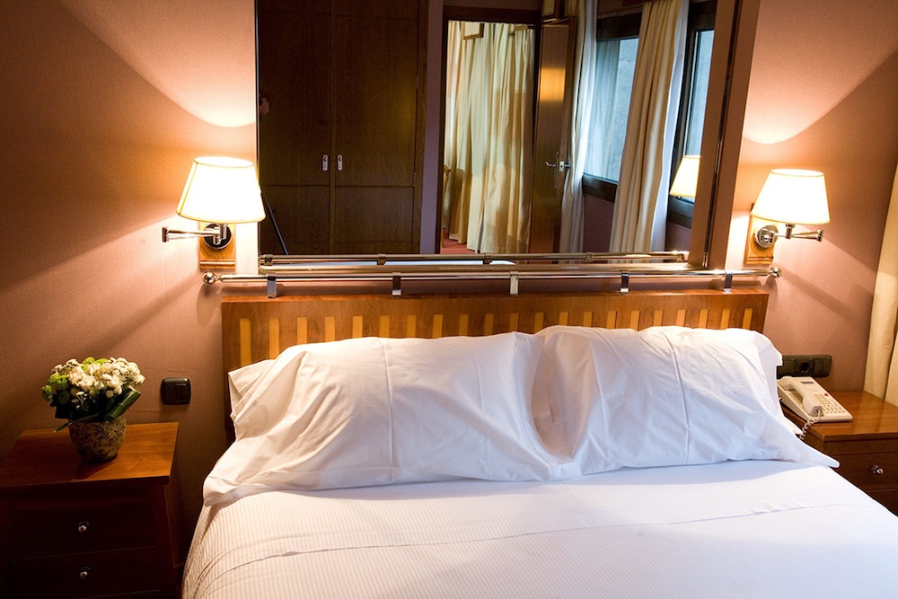 Suite Junior del hotel Palafox. Foto 1