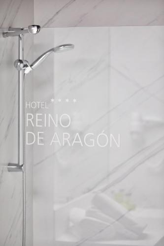 Habitación Doble con terraza - 1 o 2 camas del hotel Silken Reino De Aragón. Foto 11