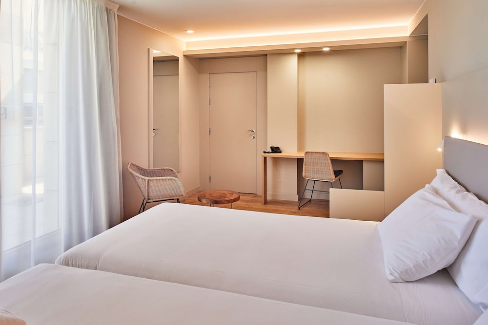 Habitación superior con 1 cama doble o 2 individuales del hotel Silken Reino De Aragón. Foto 5