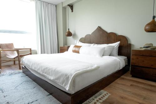 Habitación Deluxe con cama extragrande del hotel CODA Williamsburg