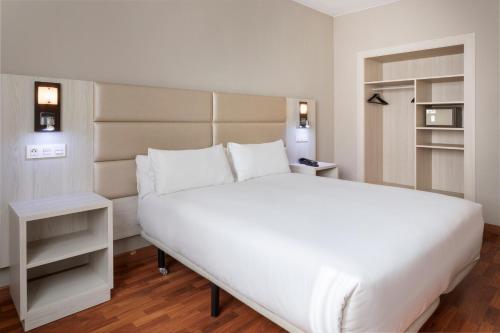 Habitación Doble - 1 o 2 camas del hotel ByB HOTEL Zaragoza Royal. Foto 2