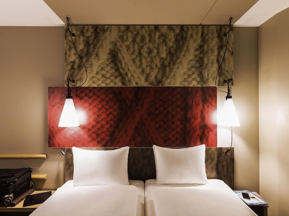 Habitación con dos camas individuales de 90x200 cm, nuevo concepto sleep - easy del hotel Ibis Winterthur City