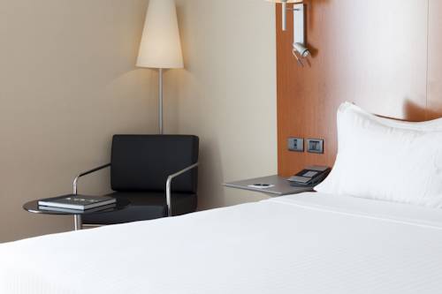 Habitación doble del hotel B&B Zaragoza Los Enlaces Estación. Foto 2