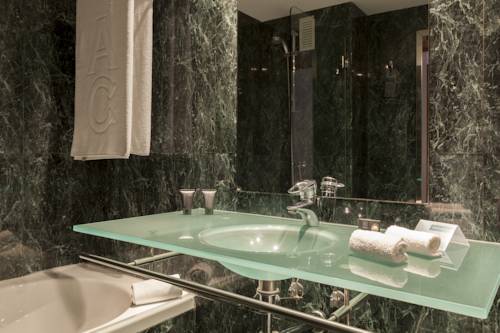 Habitación doble 2 camas del hotel B&B Zaragoza Los Enlaces Estación. Foto 1