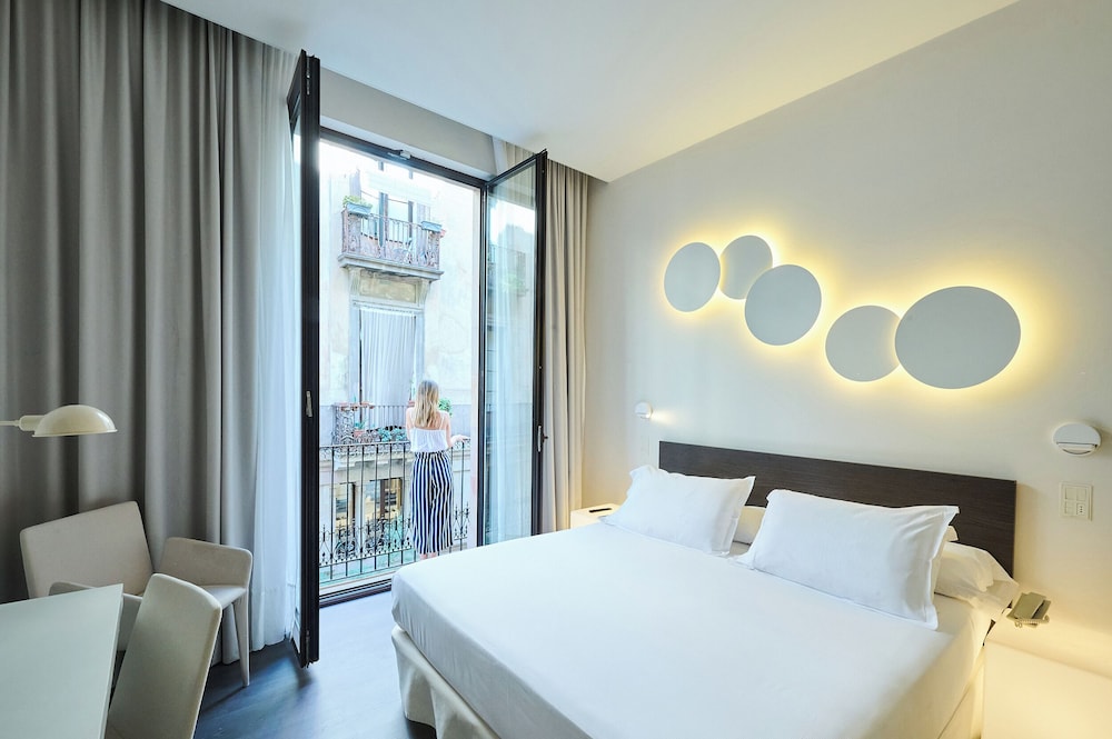 Habitación Classic Barcelona del hotel H10 Port Vell. Foto 5