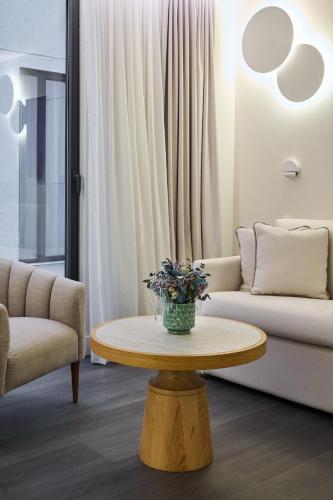 Habitación Superior Atrium del hotel H10 Port Vell. Foto 2