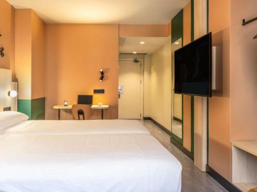 Habitación Doble Estándar - 2 camas del hotel Ibis Styles Zaragoza Centro. Foto 3