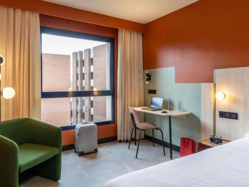 Habitación Estándar - 1 cama grande del hotel Ibis Styles Zaragoza Centro. Foto 5