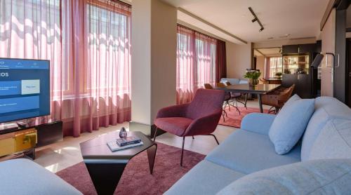 Suite con cama extragrande del hotel Marski By Scandic. Foto 3