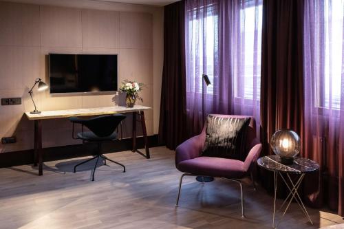 Suite con cama extragrande del hotel Marski By Scandic. Foto 4