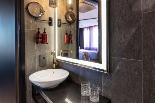 Habitación Doble Clásica del hotel Marski By Scandic. Foto 4