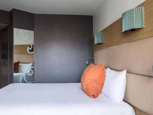 Habitación Doble Clásica del hotel Grand Roi René Aix-en-provence Centre – Mgallery. Foto 3