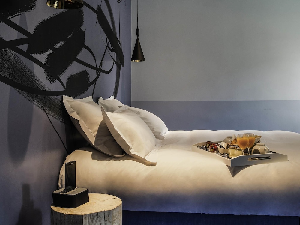 Habitación Superior con cama doble del hotel Jules Cesar and Spa - Mgallery Collection. Foto 1