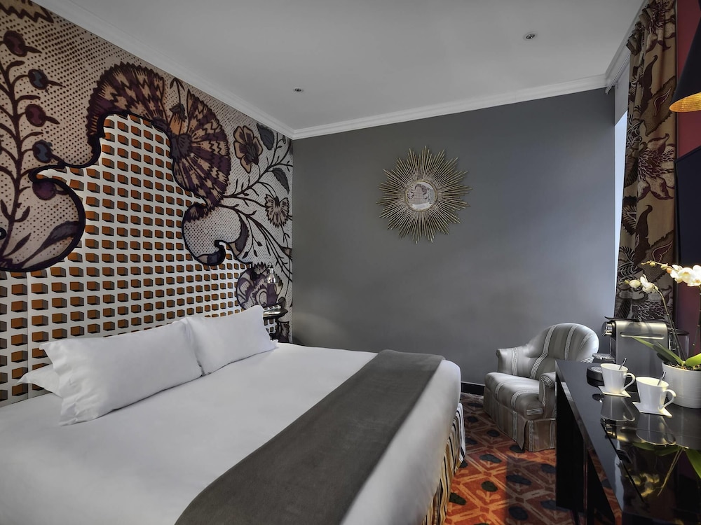 Suite Junior con cama doble del hotel Jules Cesar and Spa - Mgallery Collection. Foto 5