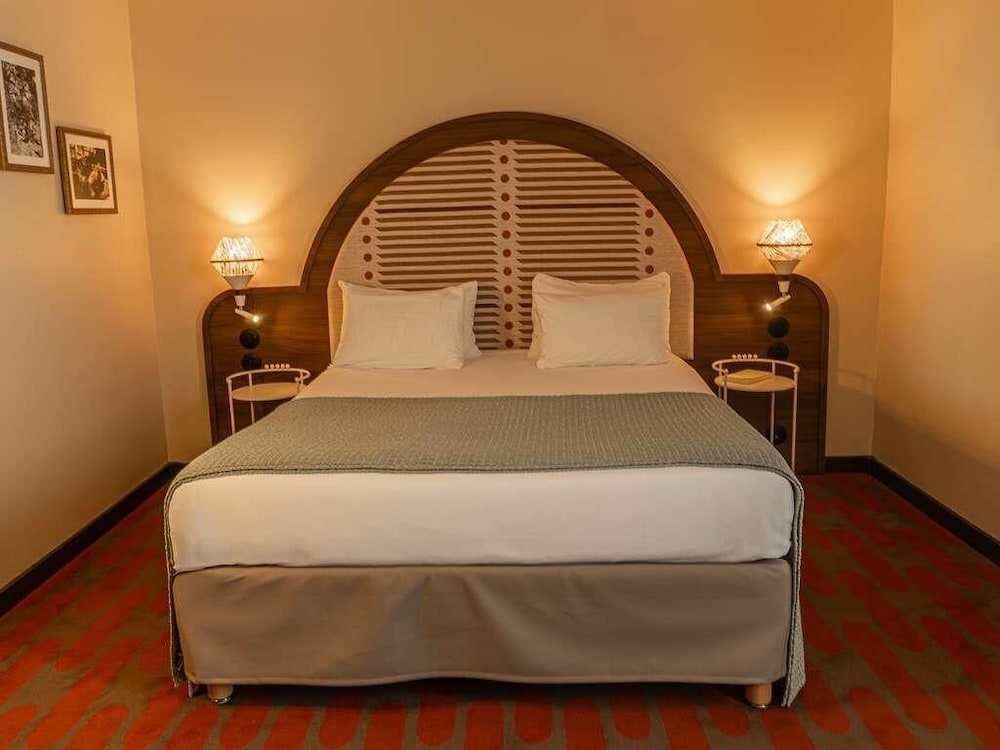 Habitación Clásica con 1 cama doble del hotel Mercure Arles Centre Arenes. Foto 9