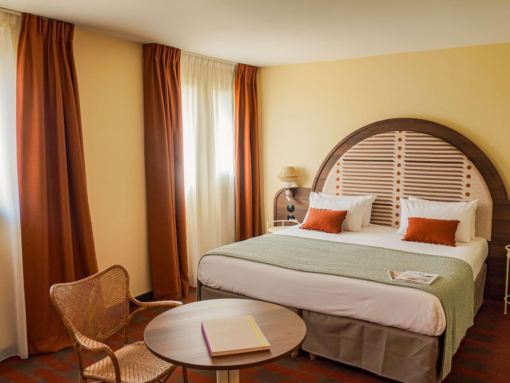 Suite Junior, 1 cama doble y 1 sofá - cama doble del hotel Mercure Arles Centre Arenes