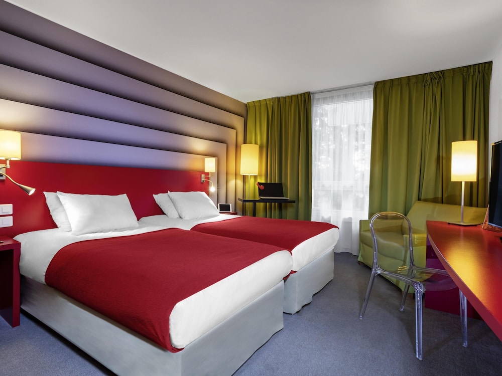 Habitación Estándar con 2 camas individuales y 1 sofá del hotel Ibis Styles Avignon Sud