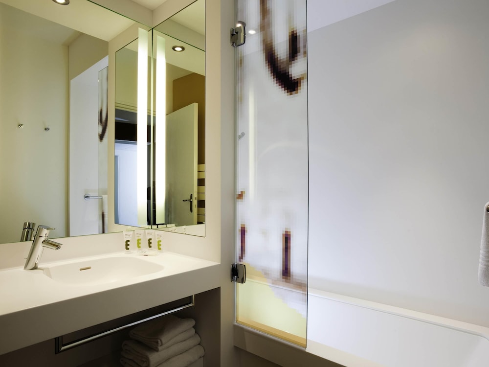 Habitación Clásica - 2 camas individuales 100 x 200 del hotel Mercure Avignon Centre Palais Des Papes. Foto 4
