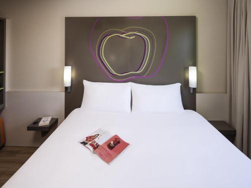Habitación Doble Estándar del hotel Ibis Styles Lleida Torrefarrera. Foto 2