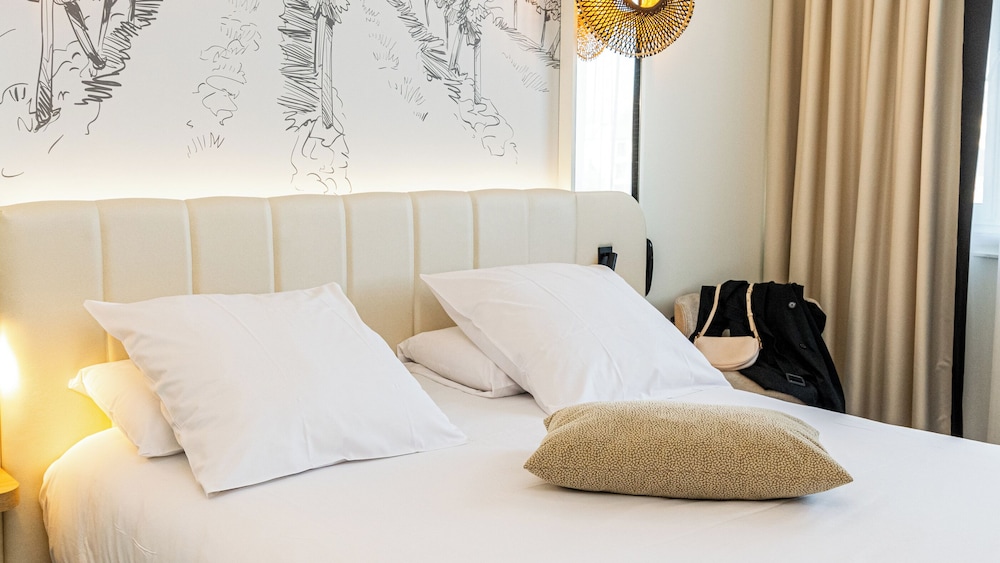 Habitación Classic con una cama doble del hotel Mercure Beaune Centre. Foto 6