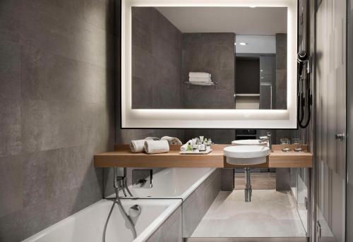 Doble Premium del hotel NH Collection Madrid Suecia. Foto 1