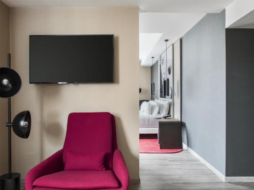 Suite Junior del hotel NH Collection Madrid Suecia. Foto 11