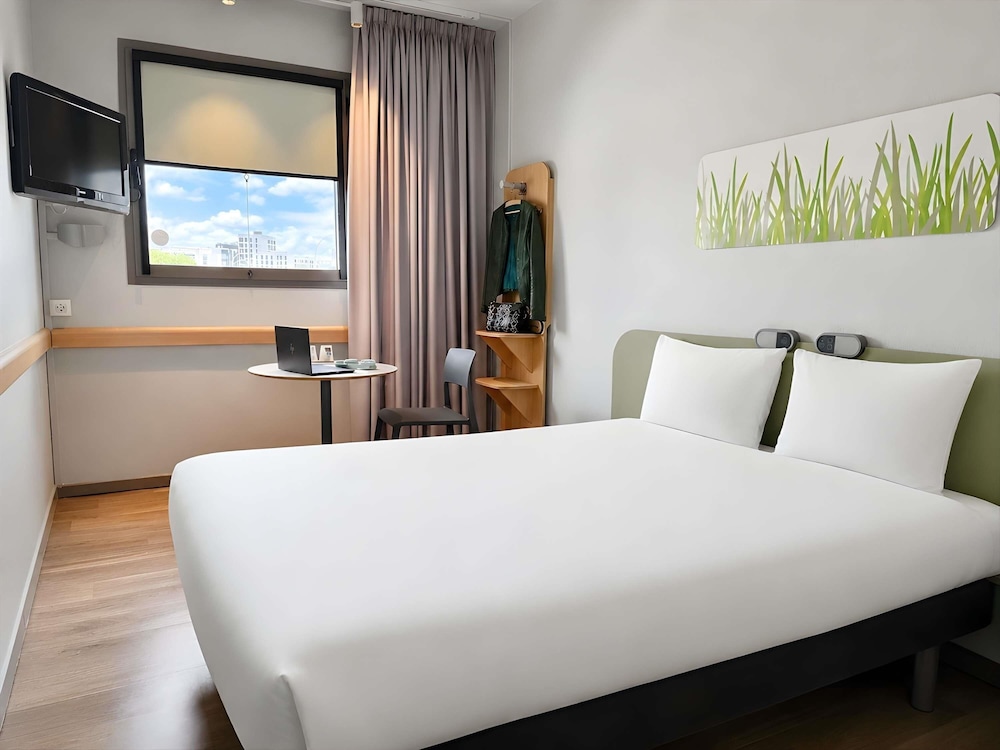 Habitación superior, 1 cama doble del hotel Ibis Budget Madrid Vallecas. Foto 5