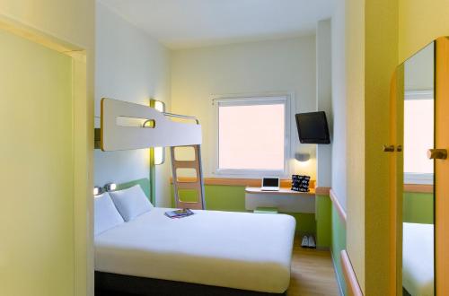 Habitación Doble con litera supletoria del hotel Ibis Budget Madrid Getafe. Foto 10